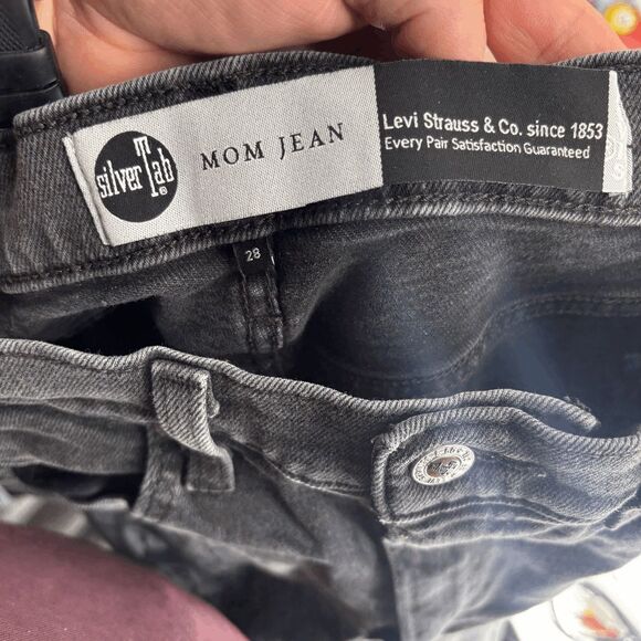 Levis SilverTab Mom Jeans 28 Black Womens High Rise Lion Cub Painted 28x28 - Picture 11 of 11